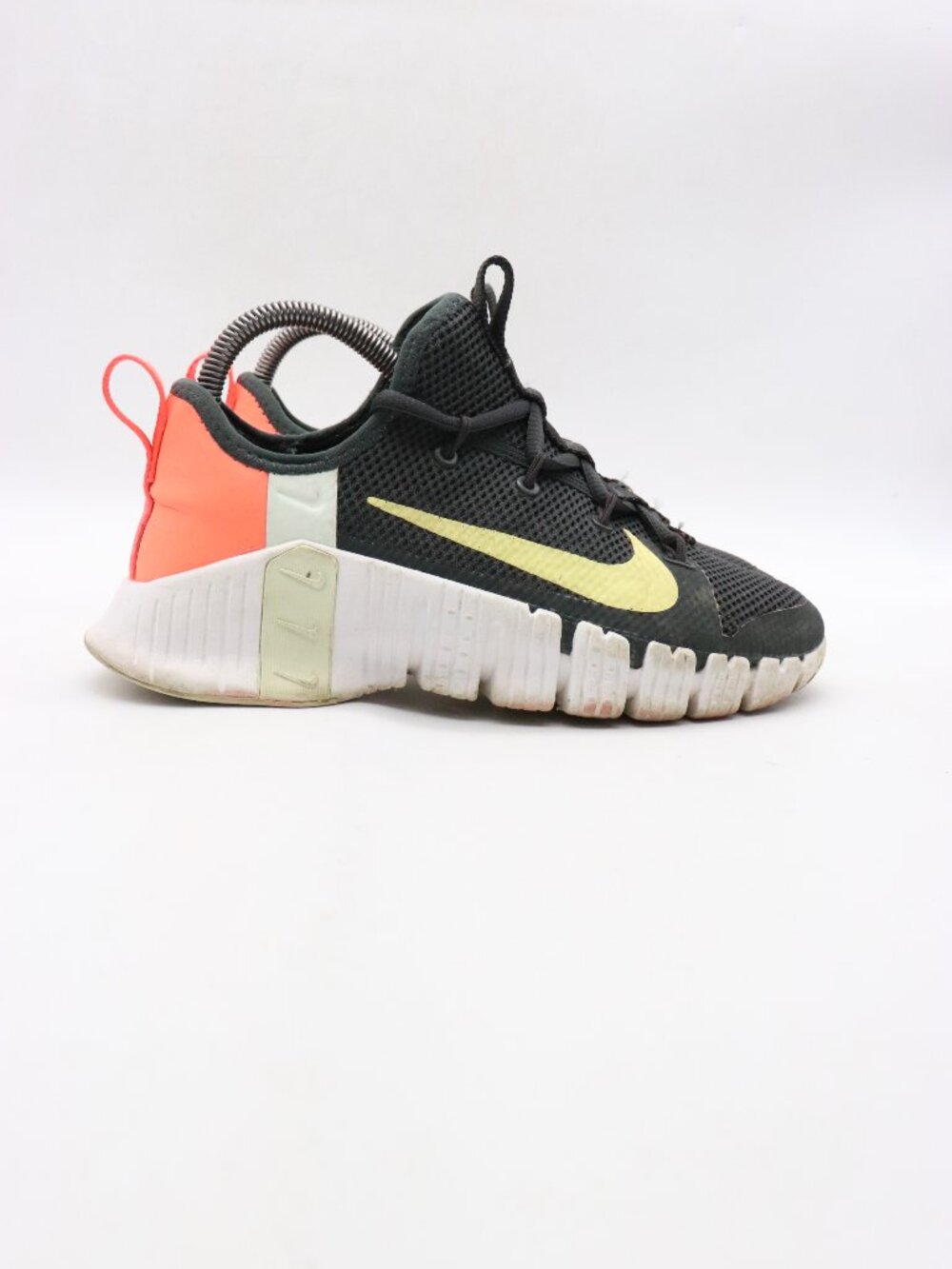 Nike Free Metcon 3 Women's US Size 7 Training Shoes Black White Mango CJ6314-020